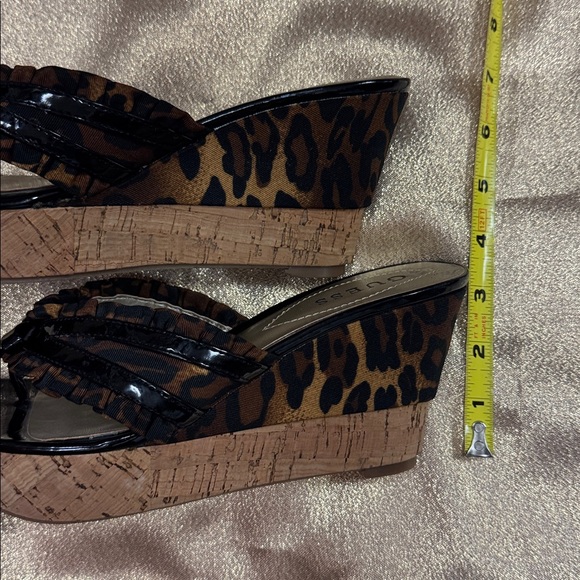Guess Black and Brown Leopard Print Sandal Wedge - Size 7.5 - Picture 4 of 6